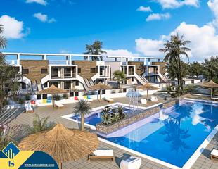 Casa in Mil Palmeras. Casas con piscina comunitaria en construcción en orihuela costa,