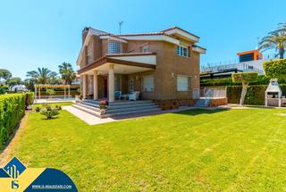 Maison à La Veleta. Chalet con piscina privada, en la provincia de alicante, en la l