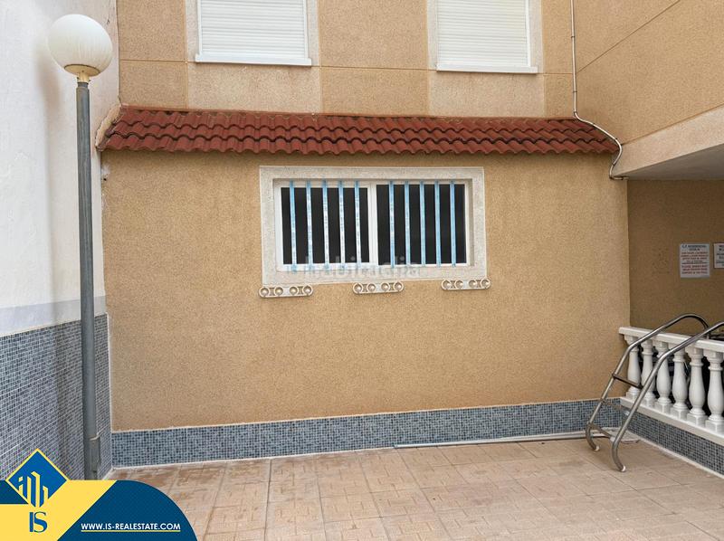 Foto 02da4da4-1a30-467d-a90d-93624a45df2a. Piccolo appartamento con piscina in Zona Playa de los Locos Torrevieja