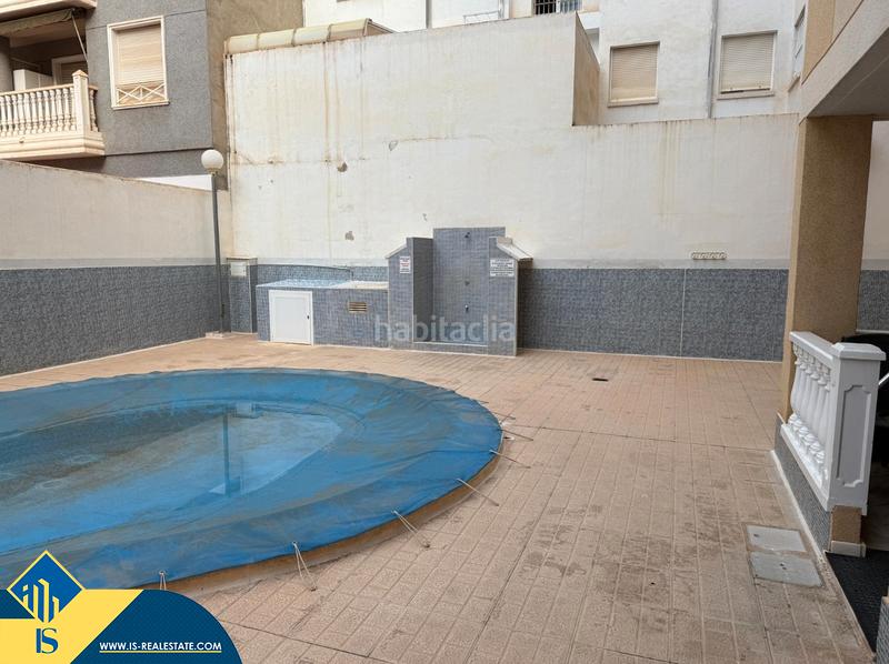 Foto 06a05e54-e44c-4927-a9d5-fa08d93db8aa. Piccolo appartamento con piscina in Zona Playa de los Locos Torrevieja