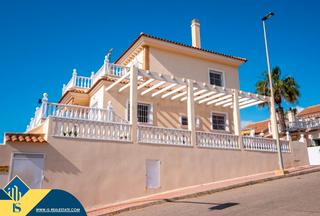 Chalet en Miramar - Torre del Moro. Chalet con piscina compartida en torrevieja, provincia de alican