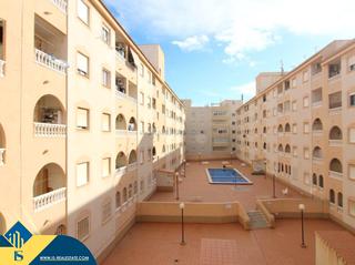 Appartement in Centro - Muelle Pesquero. Apartamento reformado con piscina compartida en torrevieja, prov