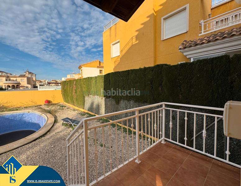 Foto 2a87e13b-ae81-4b62-af14-d986394f74df. Xalet amb aparcament piscina a El Raso Guardamar del Segura