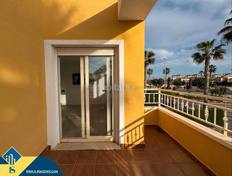 Foto 9d9d0eba-69db-4d9a-8bb9-ccddb8ff6b22. Xalet amb aparcament piscina a El Raso Guardamar del Segura