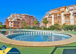 Apartment in Torreblanca. Apartamento con piscina compartida en torrevieja, provincia de a