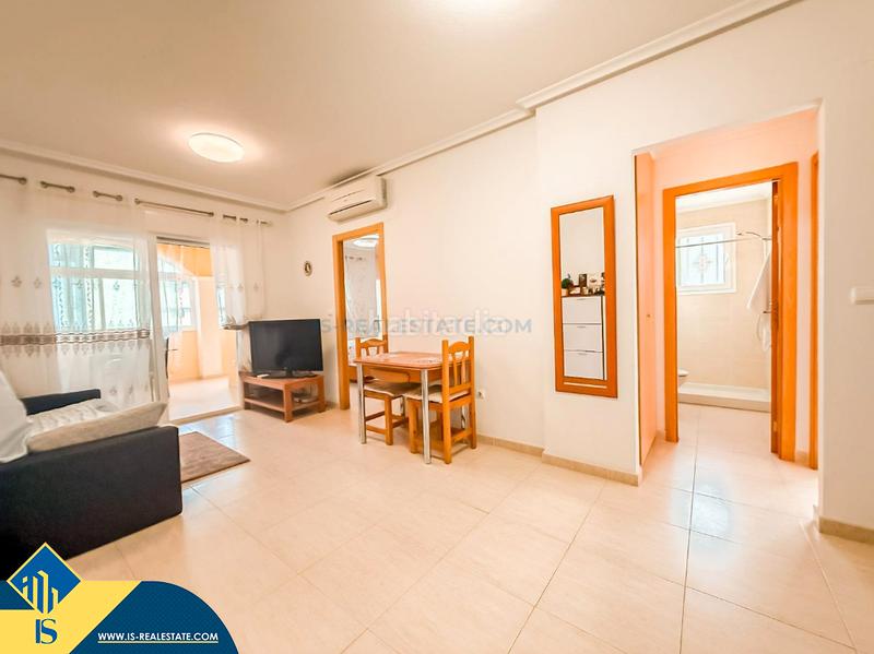 Foto 2976997d-863c-4cea-8d5c-e94614217818. Apartament amb calefacció piscina a Torreblanca Torrevieja