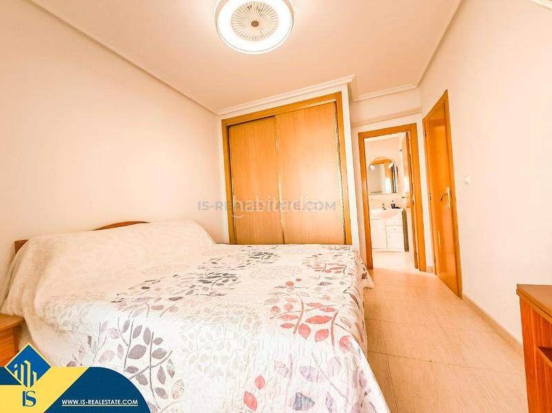 Foto 76a96ad1-a426-4450-99ee-a1d93ffc2255. Apartament amb calefacció piscina a Torreblanca Torrevieja