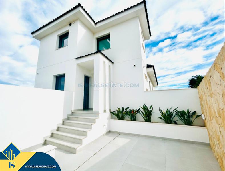 Foto 0e7bbe5a-6910-4c51-a61b-ec05b423950f. Xalet amb aparcament piscina a Rojales