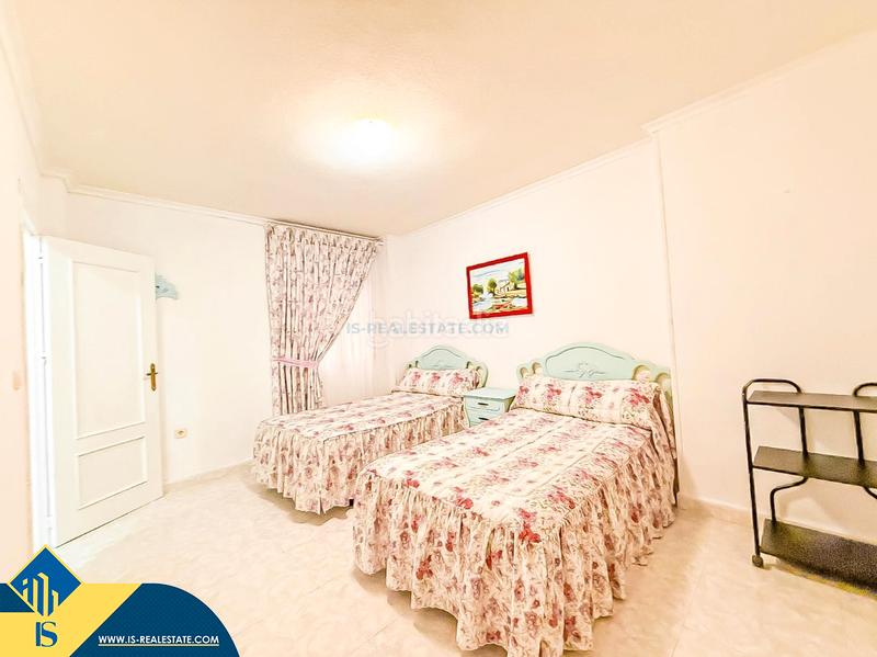 Foto a71ff2c8-2138-4423-9cb0-c0e37a1a63b2. Apartament amb calefacció aparcament a Zona Playa de los Locos Torrevieja