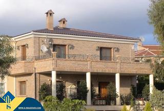 Chalet en Rojales. Chalet con piscina privada, en la provincia de alicante, en roja