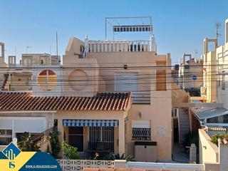 Maison jumelée à Zona Carrefour - Urbanizaciones. Casa con terraza, en la provincia de alicante, en la localidad d