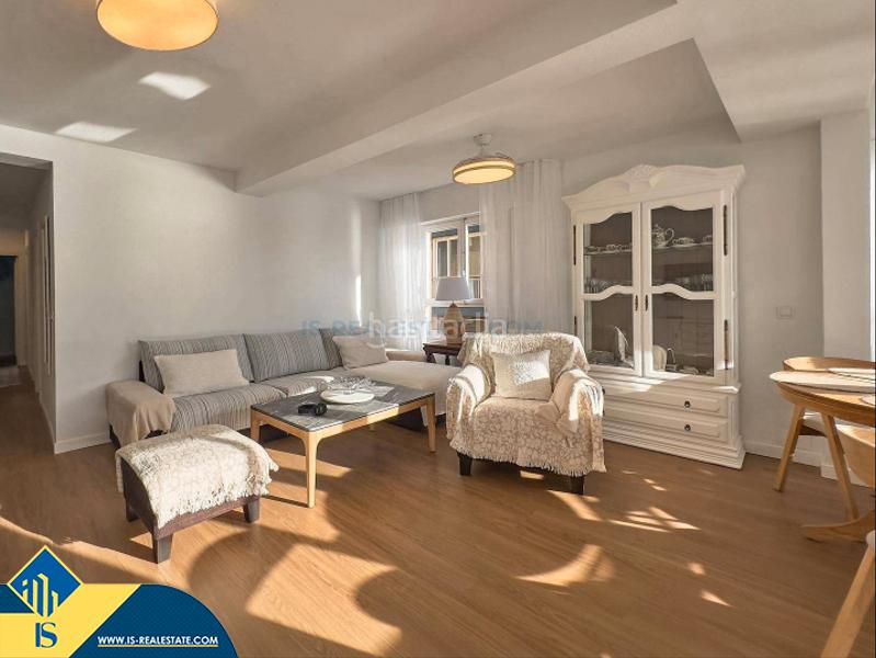 Foto 7dad4891-511a-4537-b9ae-f32c3a0d1904. Pis a Centro - Muelle Pesquero Torrevieja