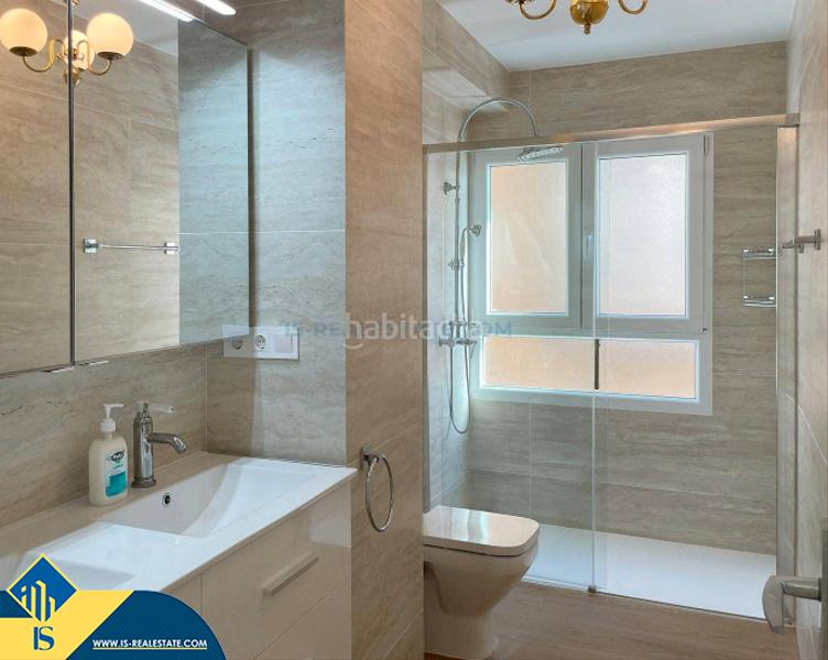 Foto c6399fc9-f81f-42d1-bbc9-c5922f94ba06. Pis a Centro - Muelle Pesquero Torrevieja