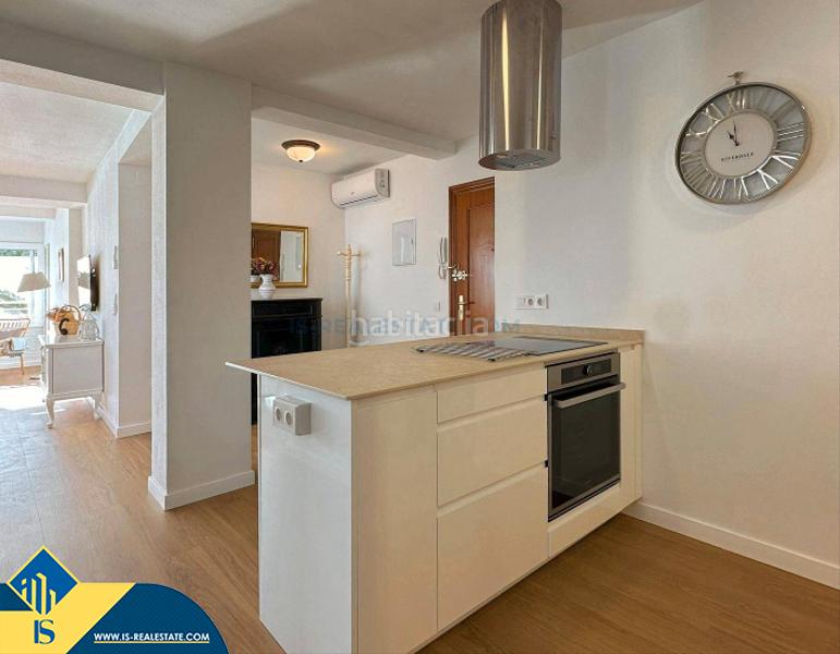 Foto facd899e-05e7-44fe-bab9-f5c60f5c9016. Pis a Centro - Muelle Pesquero Torrevieja