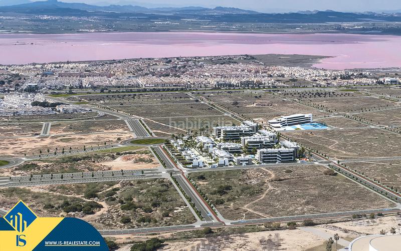 Foto 40b376be-377a-4592-bf03-5e9a318a56e4. Chalet avec parking piscine dans Zona Carrefour - Urbanizaciones Torrevieja