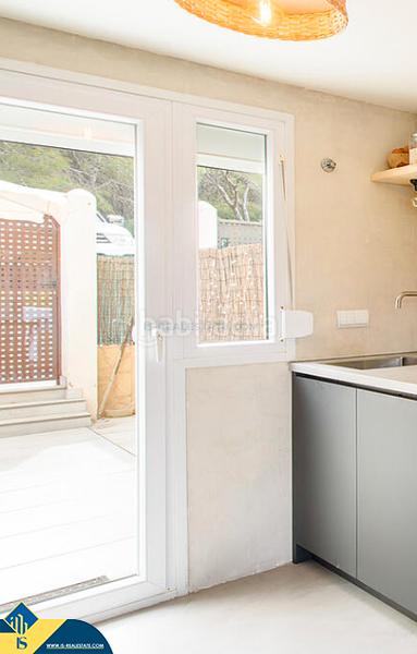 Foto ead1b9d5-7f94-4584-bf3b-40a589227041. Casa amb aparcament piscina a Cala Vedella-Cala Tarida Sant Josep de sa Talaia