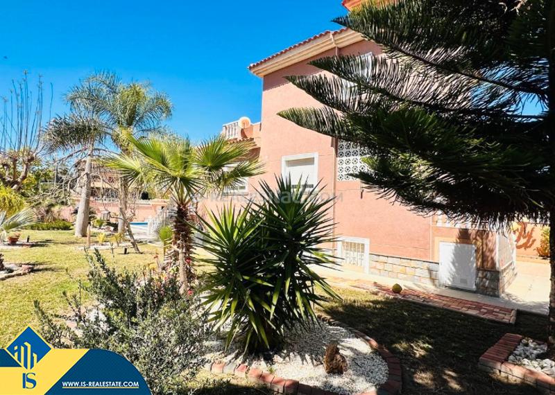 Foto 0d51f163-04ca-4652-bf4c-7e9d06ad35d6. Chalet mit parking pool in Los Balcones-Los Altos Torrevieja