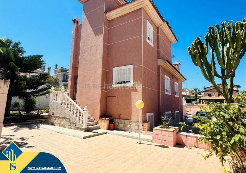Foto 1930d709-5489-4196-ade4-fe25e49ff6db. Chalet mit parking pool in Los Balcones-Los Altos Torrevieja