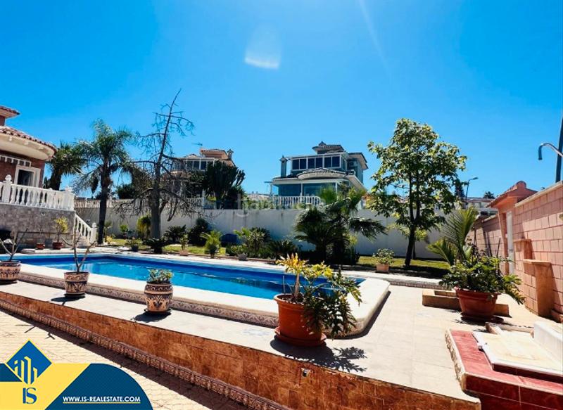 Foto 3c47ead9-909c-4c43-917d-11dca2b44285. Chalet mit parking pool in Los Balcones-Los Altos Torrevieja