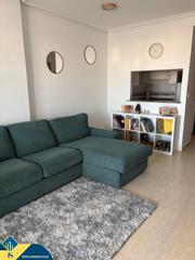 Appartement à Torreblanca. Apartamento reformado con terraza en torrevieja, provincia de al