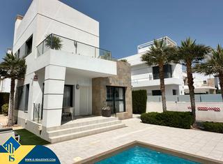 Chalet en Rojales. Chalet con piscina privada, en la provincia de alicante, en roja