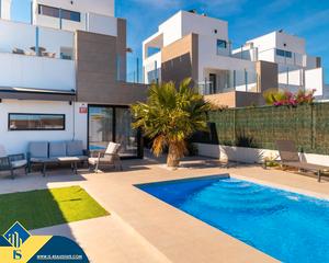 Maison à Rojales. Chalet con piscina privada, en la provincia de alicante, en roja