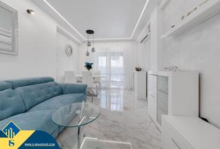 Appartement in Zona Playa del Cura. Apartamento reformado con terraza en alicante, provincia de torr