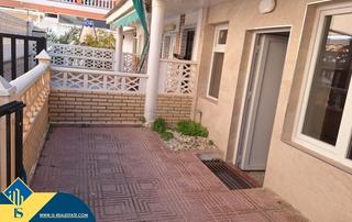 Haus in Los Europeos. Bungalow con terraza en la provincia de alicante, en la localida