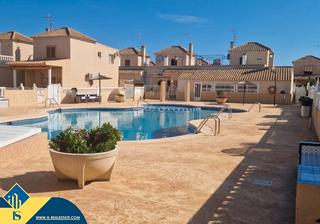 Xalet a Los Balcones-Los Altos. Casa con piscina compartida, en la provincia de alicante, en la