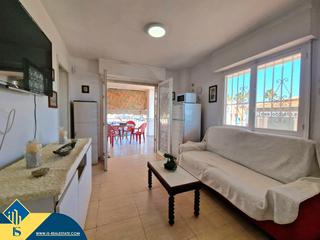 Appartement à Playa de los Náufragos. Apartamento con terraza en la provincia de alicante, en torrevie
