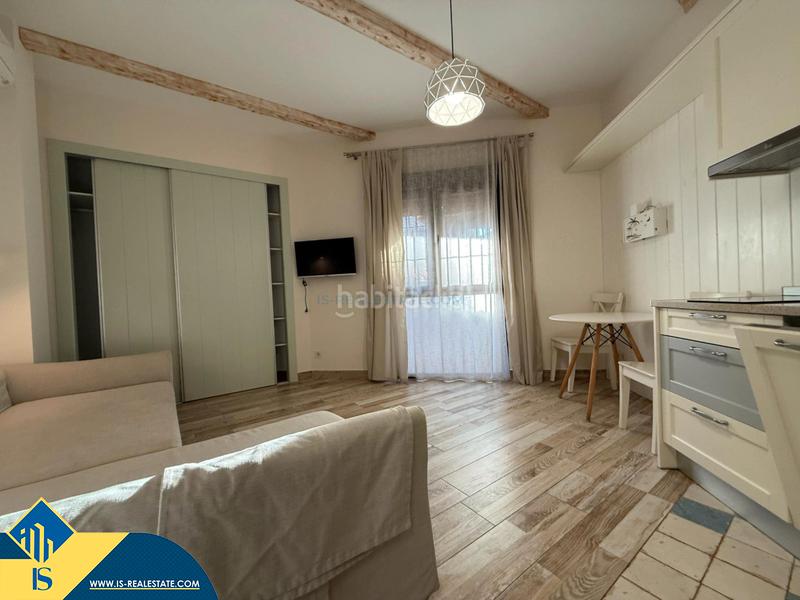 Foto 0614e9ca-7d10-4b79-88ae-3c5028fcf950. Estudio  con piscina compartida , provincia de alicante. 1 habitación | 30 m² | 50 metros al mar en Torrevieja