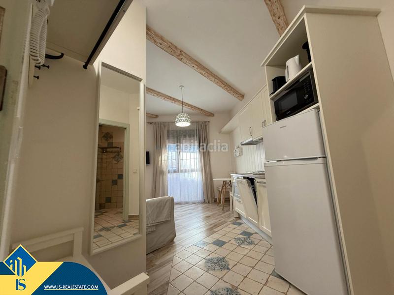 Foto b41087fe-1590-484b-9411-a80f85994b46. Estudio  con piscina compartida , provincia de alicante. 1 habitación | 30 m² | 50 metros al mar en Torrevieja