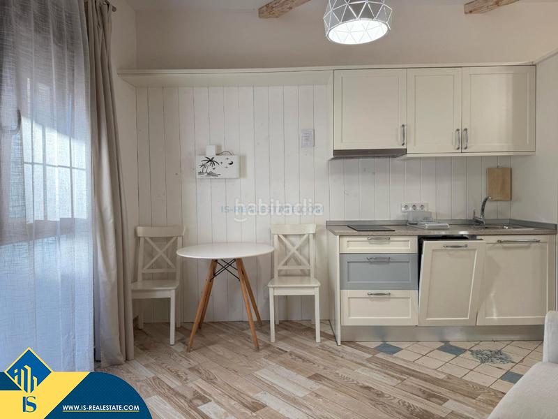 Foto ec92fd14-76f3-4ee5-a4b3-3ff79ed614c8. Estudio  con piscina compartida , provincia de alicante. 1 habitación | 30 m² | 50 metros al mar en Torrevieja