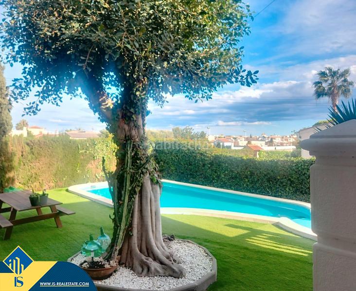 Foto 149fa664-105b-4222-9160-0754bf7cdb9f. Chalet with parking pool in Zona Carrefour - Urbanizaciones Torrevieja