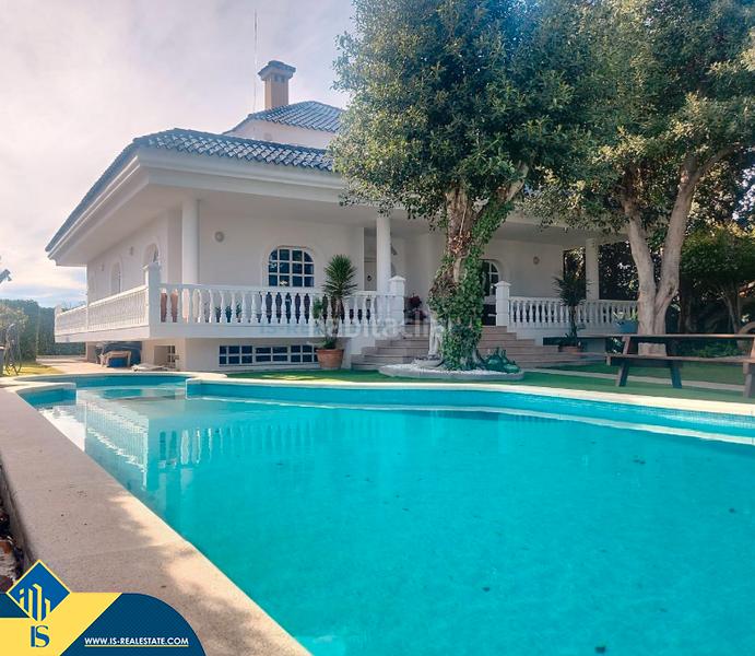 Foto 2d0d2451-ba86-42ed-b3fd-faa112dc6a0e. Chalet with parking pool in Zona Carrefour - Urbanizaciones Torrevieja