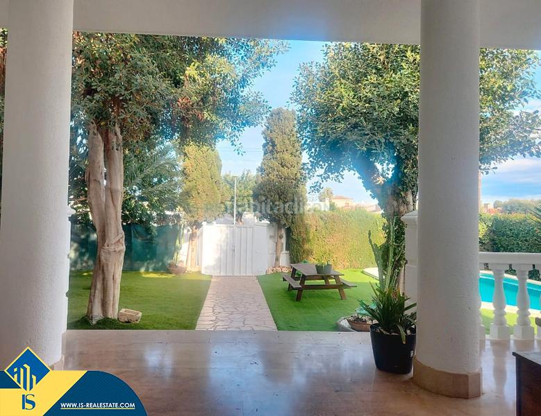 Foto 34b004dd-185c-4da8-9441-46a14c6da51f. Chalet with parking pool in Zona Carrefour - Urbanizaciones Torrevieja