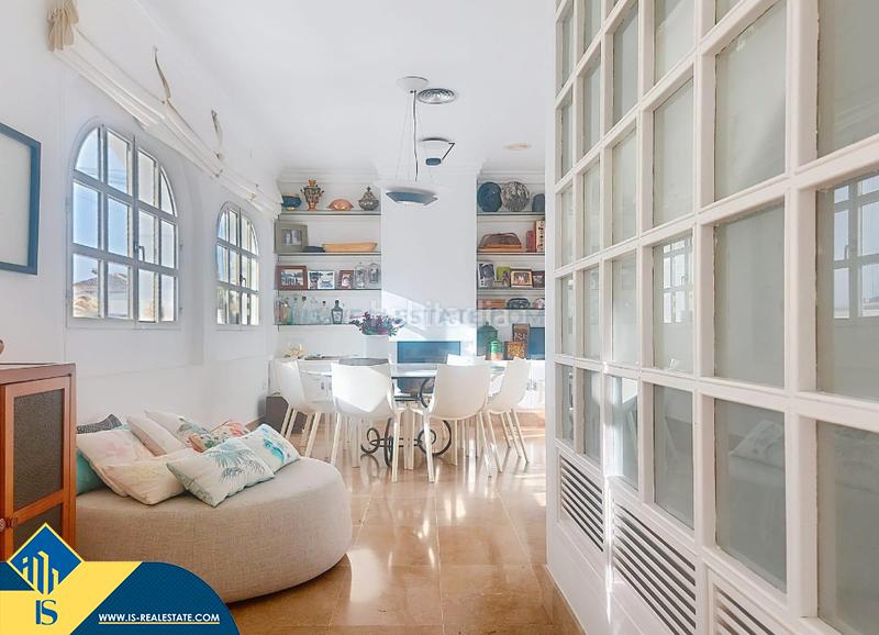 Foto 3fb9ca3b-a7de-4a23-abcd-f096ee93bb70. Chalet with parking pool in Zona Carrefour - Urbanizaciones Torrevieja