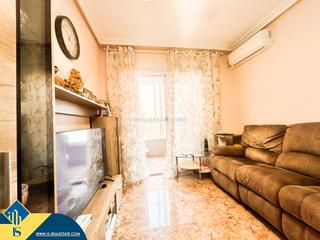 Apartment in Antonio Machado. Apartamento con terraza en torrevieja, provincia de alicante. 2