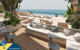 Apartament a Santa Eulària des Riu. Apartamentos en construcción con piscina compartida, islas balea