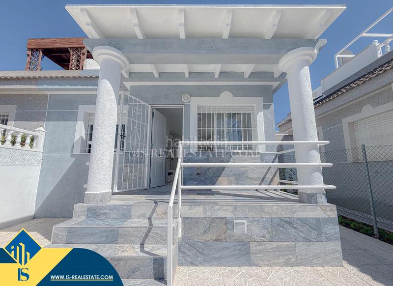 Foto 098eac27-8198-40f9-b424-7febb59238f3. Chalet con riscaldamento parcheggio in Zona Carrefour - Urbanizaciones Torrevieja