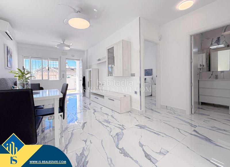 Foto 09dccd98-5ac9-416d-afa8-1a6339944752. Chalet con riscaldamento parcheggio in Zona Carrefour - Urbanizaciones Torrevieja