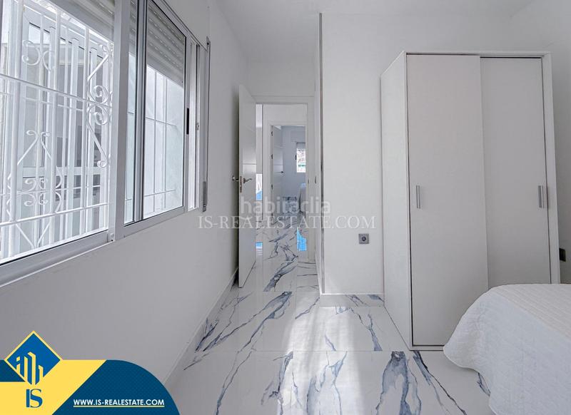 Foto 95c55aa3-6713-45aa-9907-d709926504c4. Chalet con riscaldamento parcheggio in Zona Carrefour - Urbanizaciones Torrevieja