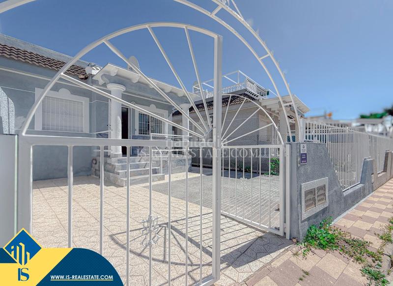 Foto 98b81ccf-282f-474d-bd8b-43360adba438. Chalet con riscaldamento parcheggio in Zona Carrefour - Urbanizaciones Torrevieja