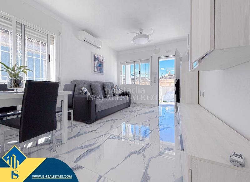 Foto 9f7d9954-fa41-4c36-b6a4-aae872d1bcf5. Chalet con riscaldamento parcheggio in Zona Carrefour - Urbanizaciones Torrevieja