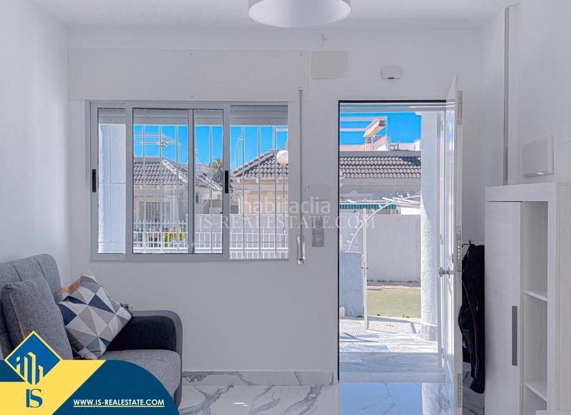 Foto b3e71f8d-f974-406a-be68-544afe680f78. Chalet con riscaldamento parcheggio in Zona Carrefour - Urbanizaciones Torrevieja
