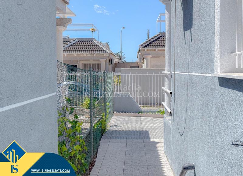 Foto cf929198-39ae-40a2-a827-9101cc1bf005. Chalet con riscaldamento parcheggio in Zona Carrefour - Urbanizaciones Torrevieja