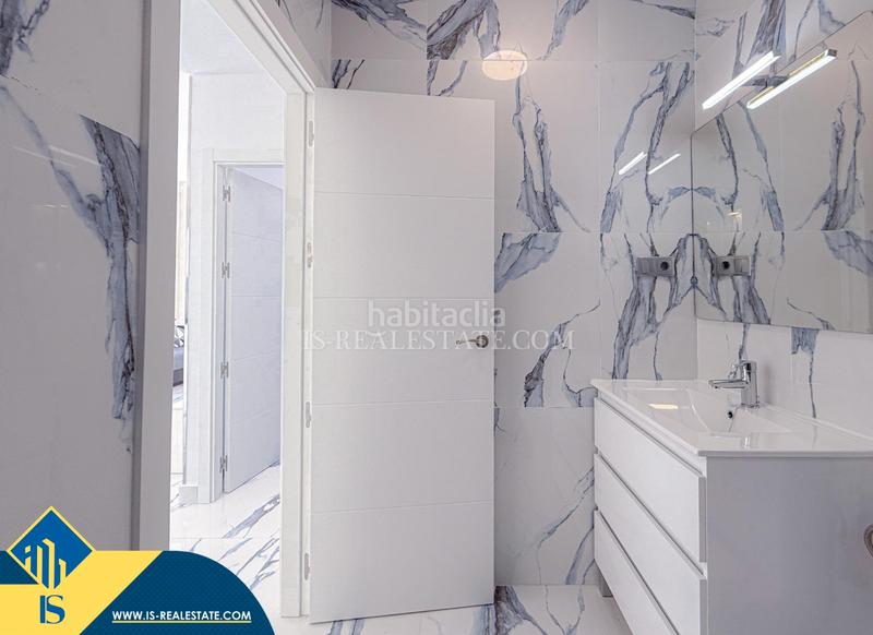 Foto f5069b48-a1a2-4e6e-a3ad-fbeaf601dd45. Chalet con riscaldamento parcheggio in Zona Carrefour - Urbanizaciones Torrevieja