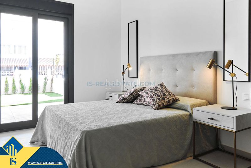 Foto 163a3ec4-da6c-4959-ab18-a418a071ee21. Apartament amb aparcament piscina a La Veleta Torrevieja