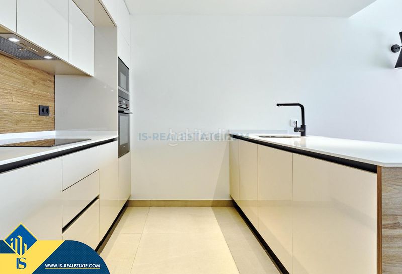 Foto 5cbee395-ac6e-43d8-8456-8316837631dc. Apartament amb aparcament piscina a La Veleta Torrevieja