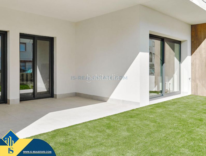 Foto dc2d83bc-dee1-45dc-ac0c-ee582a8f7a93. Apartament amb aparcament piscina a La Veleta Torrevieja